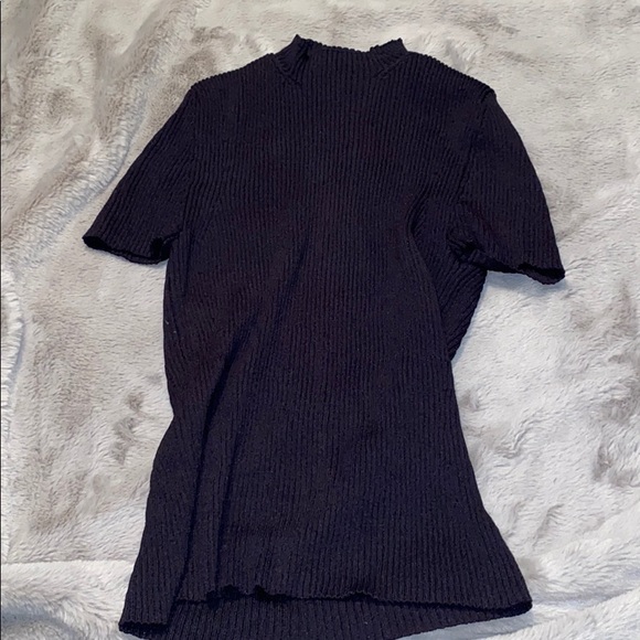 Short Sleeve Turtle Neck - Picture 3 of 3